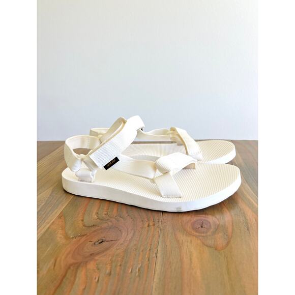 Tevas Shoes - Teva White Original Universal Sandal Women's 7